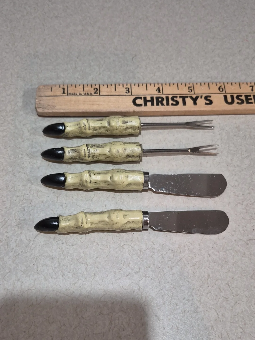 Set of 4 Cheese Spreaders and Picks with Cream Bamboo-Style Handles - Picture 1 of 2